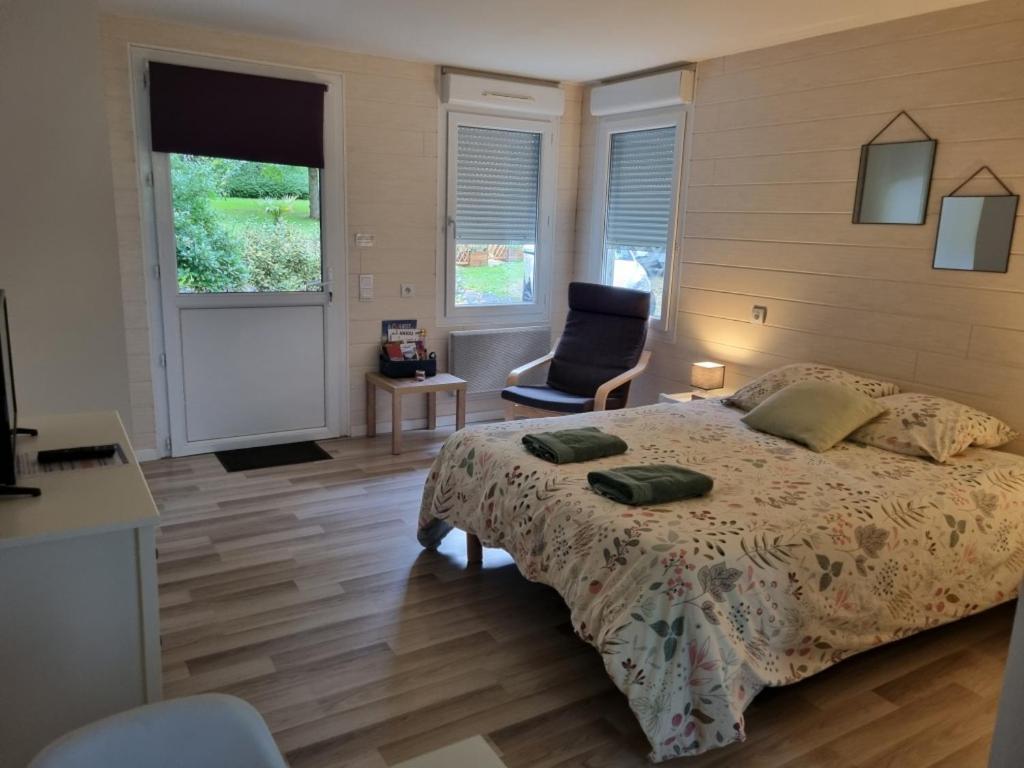 Les Chalets De Saumur, Piscine & Parc Boise, 100M Du Cadrenoir מראה חיצוני תמונה